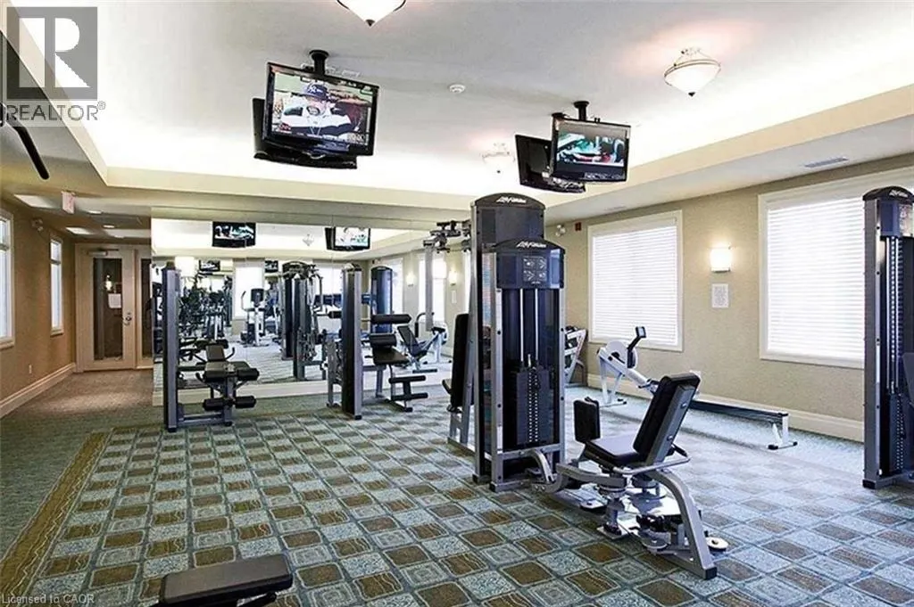 350 LAKEBREEZE Drive Unit# 8 #8