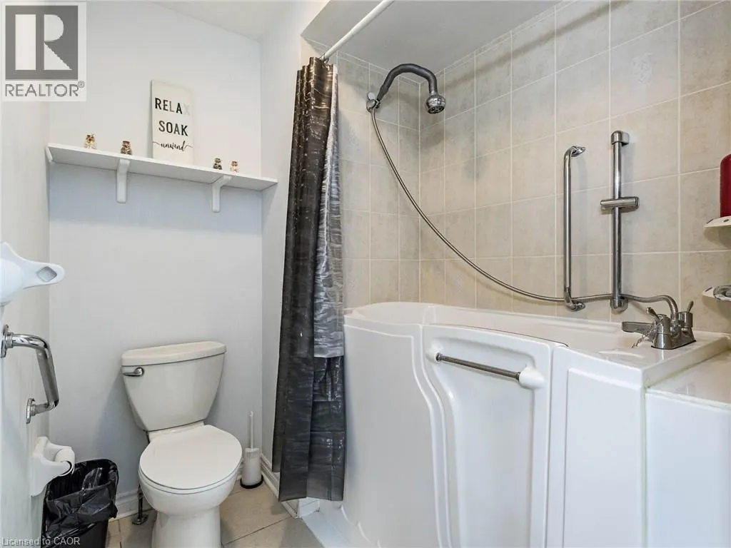 350 LAKEBREEZE Drive Unit# 8 #8
