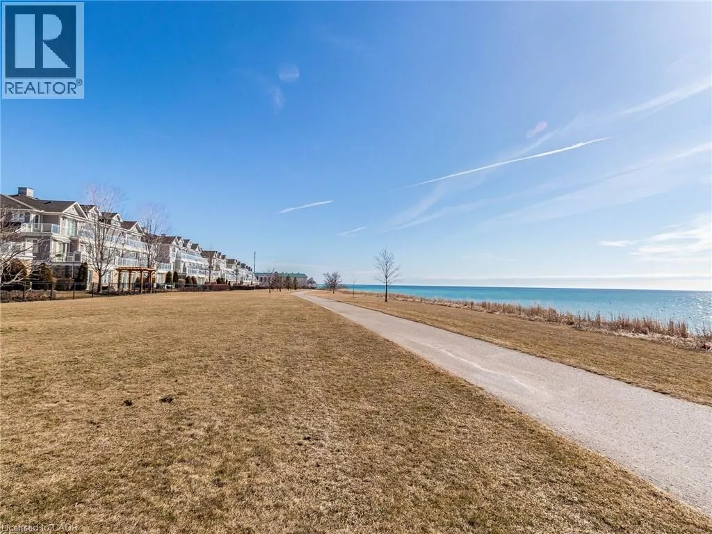 350 LAKEBREEZE Drive Unit# 8 #8