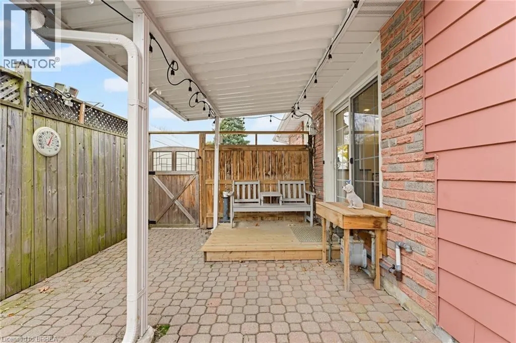 30 MAPLE Crescent