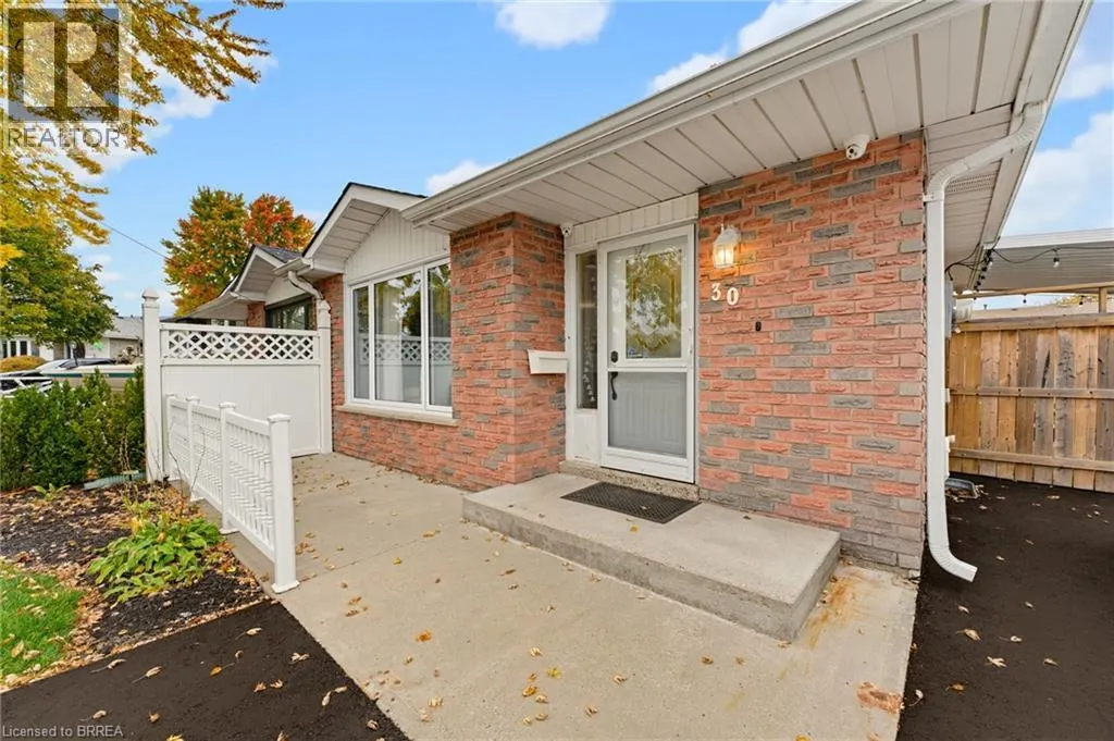 30 MAPLE Crescent