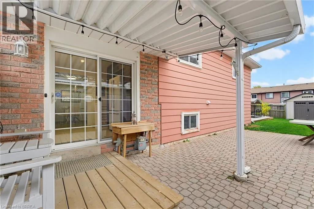 30 MAPLE Crescent