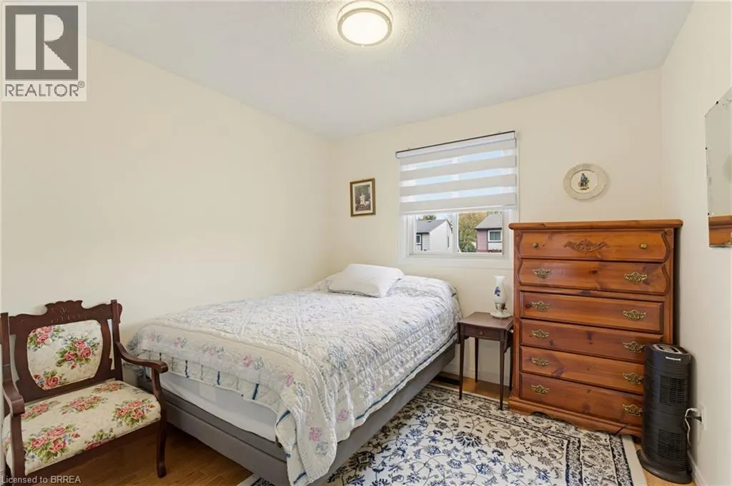 30 MAPLE Crescent