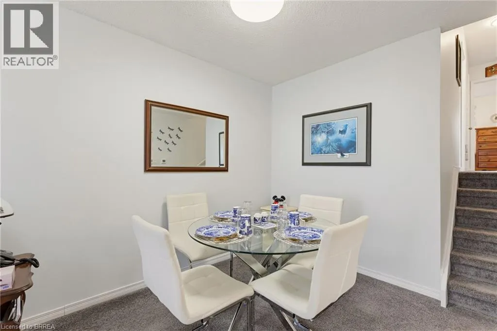 30 MAPLE Crescent