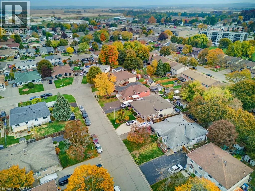 30 MAPLE Crescent