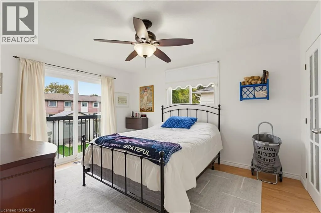 30 MAPLE Crescent