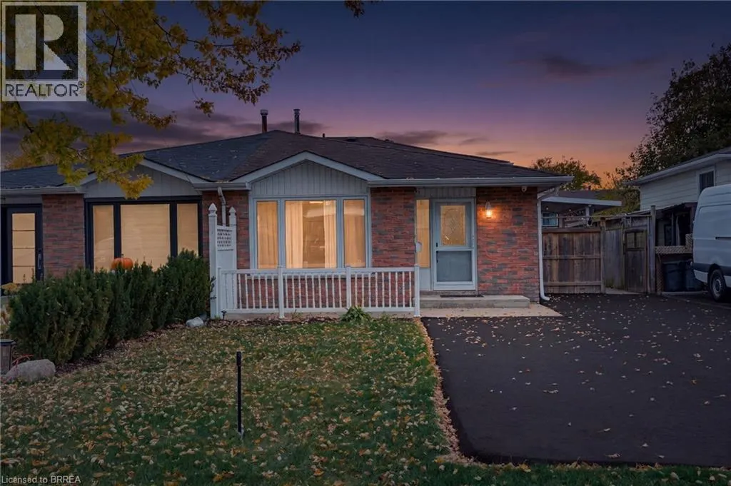 30 MAPLE Crescent