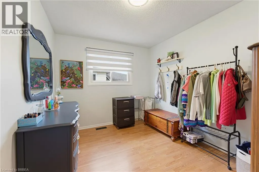 30 MAPLE Crescent