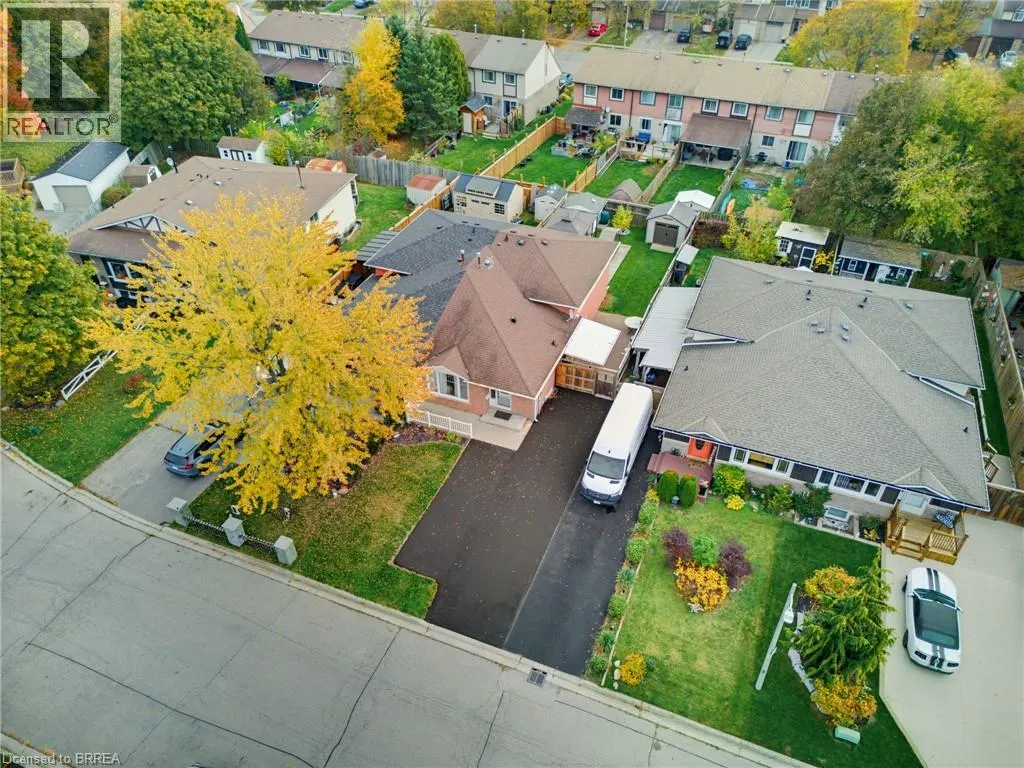 30 MAPLE Crescent