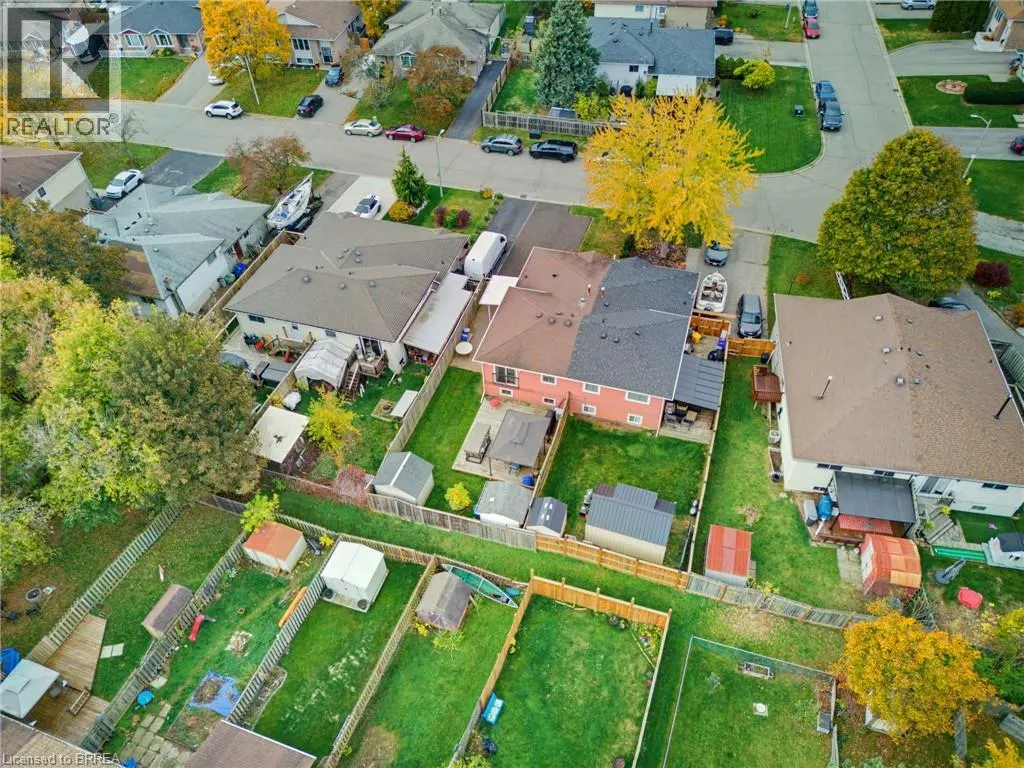 30 MAPLE Crescent
