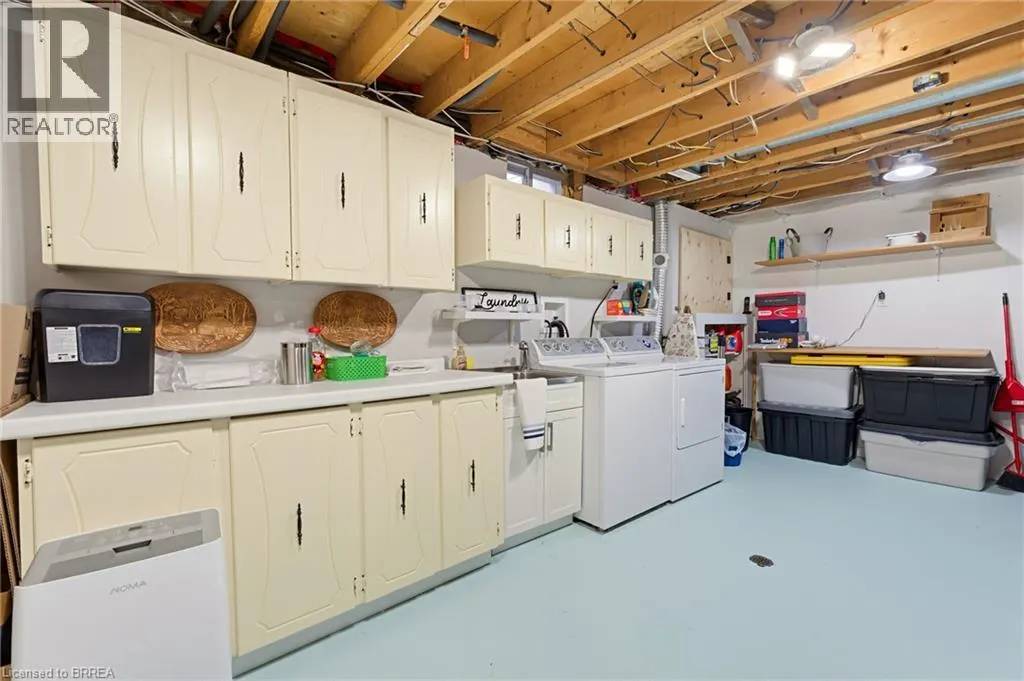 30 MAPLE Crescent