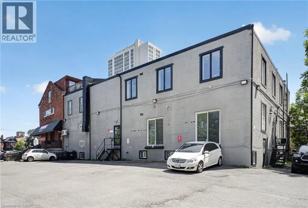 15 WELLINGTON Street N Unit# 201 #201
