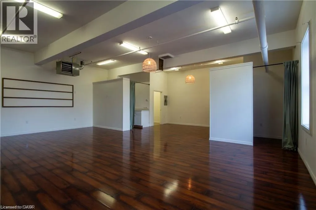 15 WELLINGTON Street N Unit# 201 #201