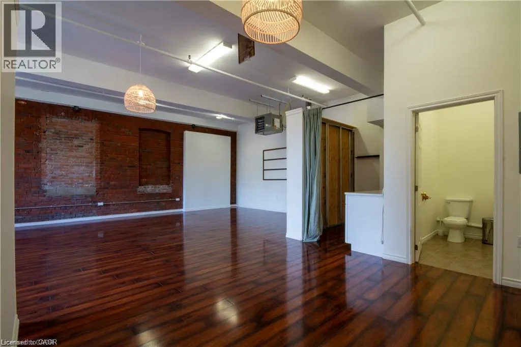 15 WELLINGTON Street N Unit# 201 #201