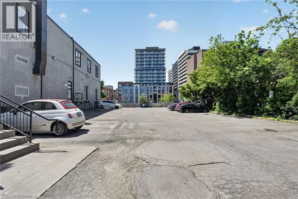 15 WELLINGTON Street N Unit# 201 #201