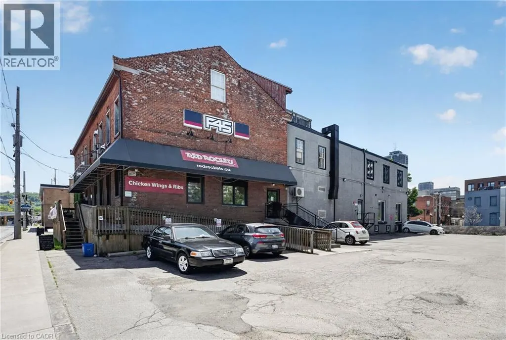 15 WELLINGTON Street N Unit# 201 #201