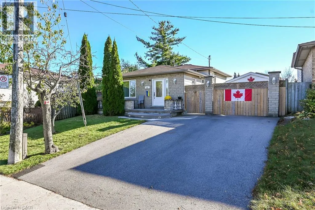 411 QUEEN VICTORIA Drive