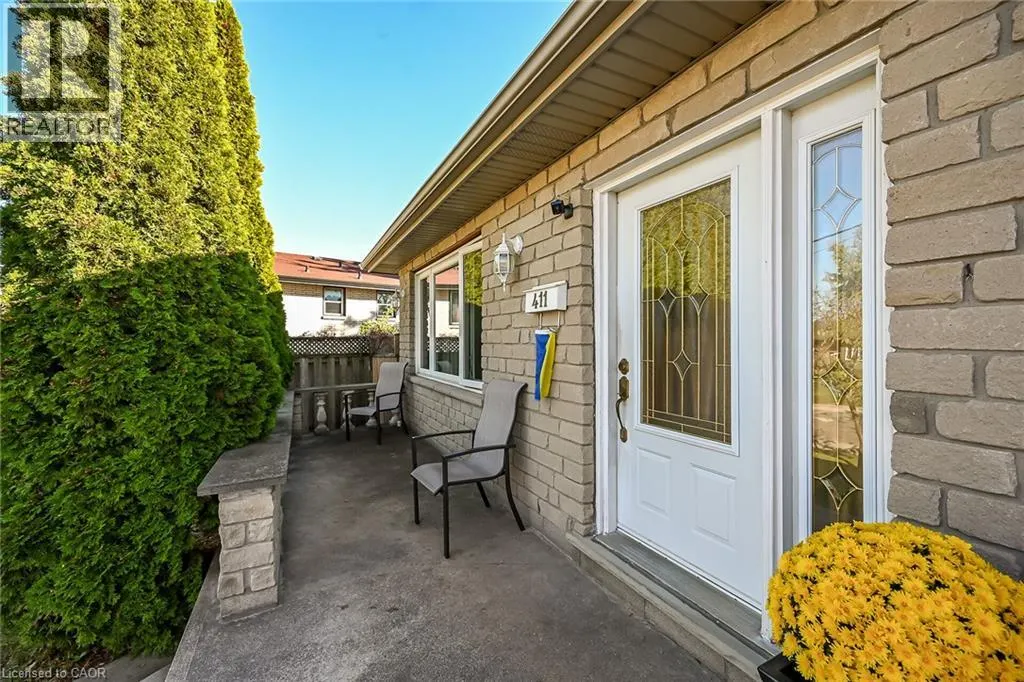 411 QUEEN VICTORIA Drive