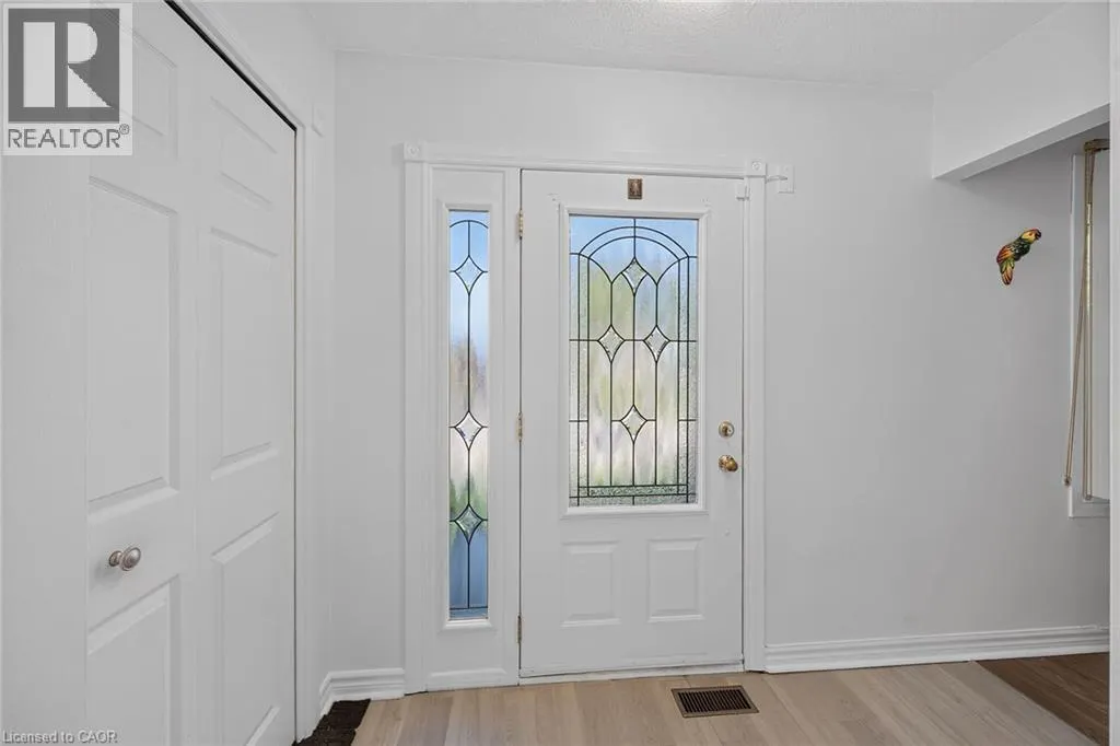 411 QUEEN VICTORIA Drive