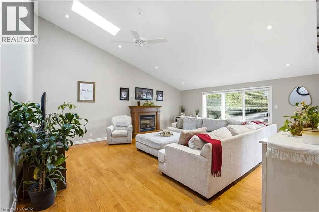 47 EASTWOOD Drive