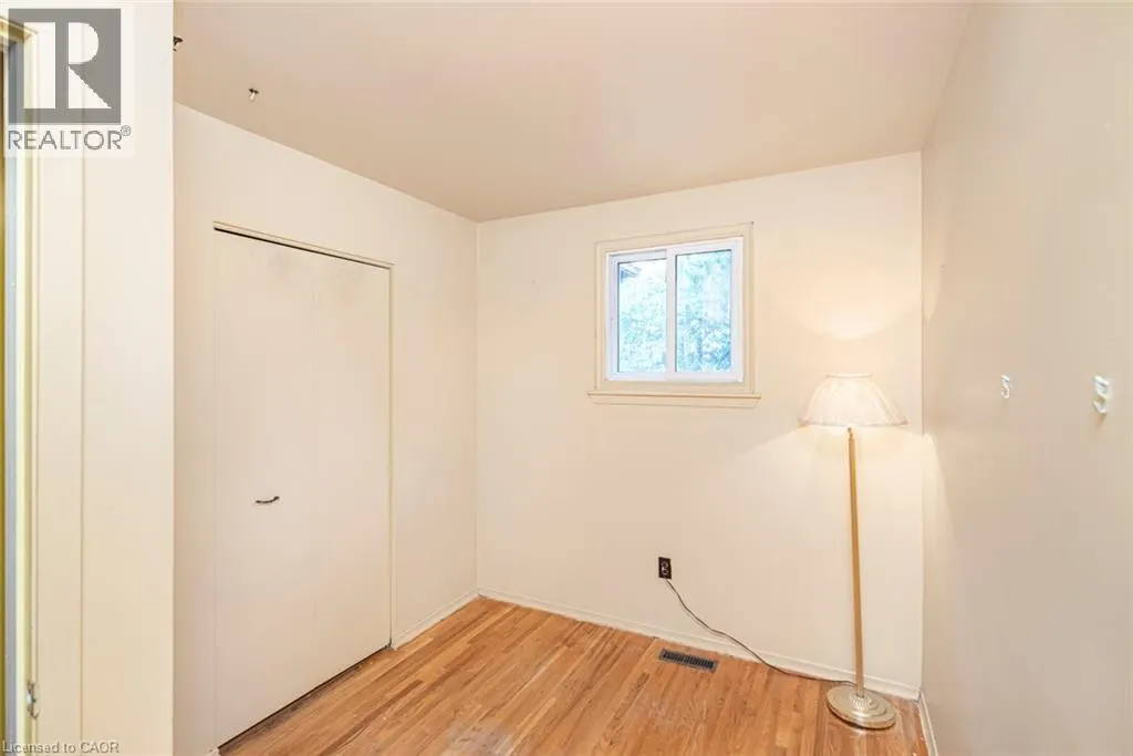 160 BIRCHCLIFFE Crescent