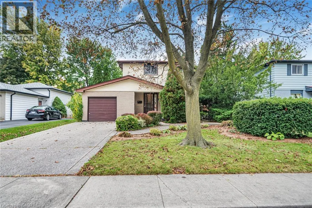 160 BIRCHCLIFFE Crescent