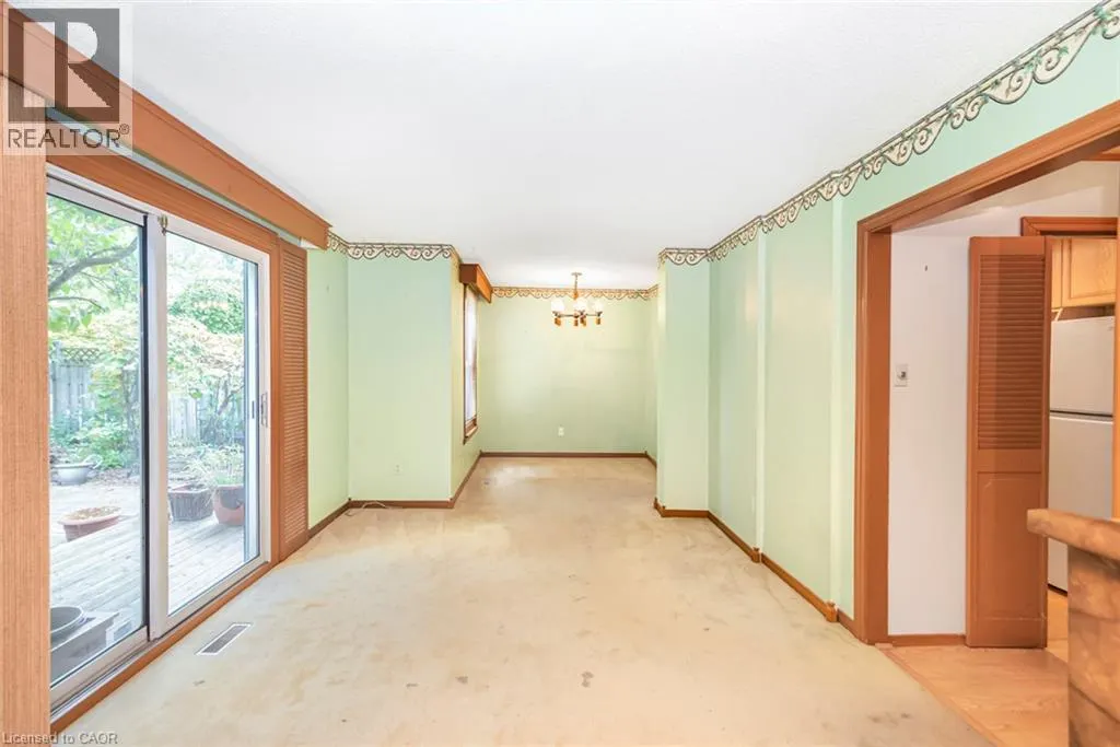 160 BIRCHCLIFFE Crescent