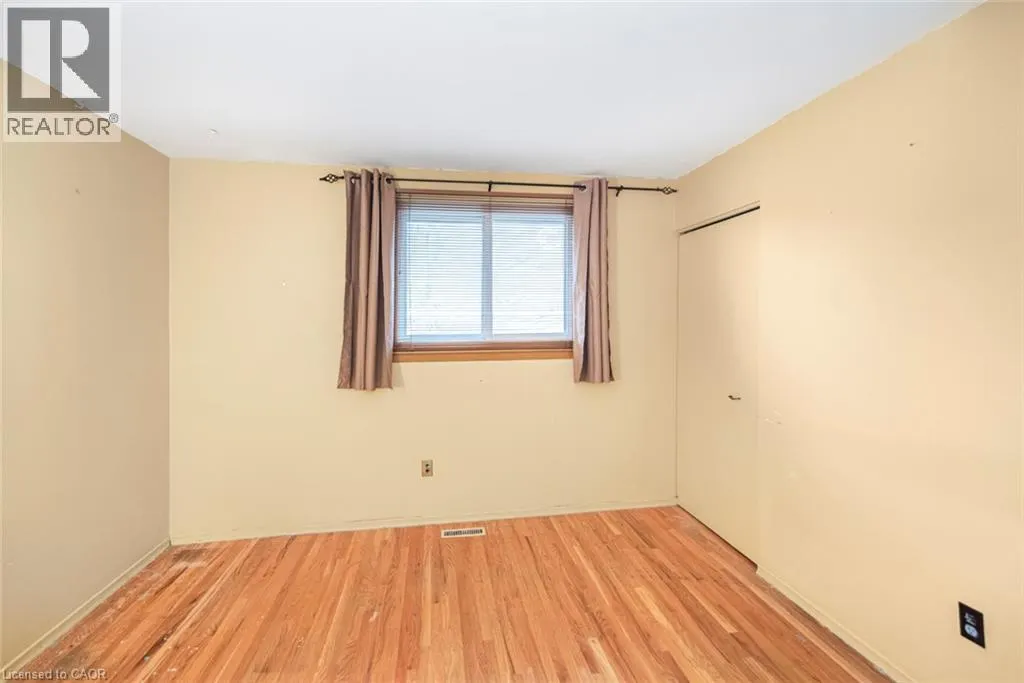 160 BIRCHCLIFFE Crescent