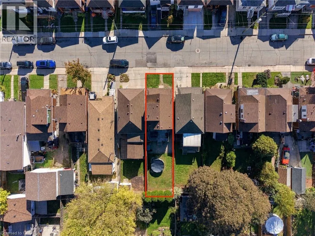 153 ALBANY Avenue