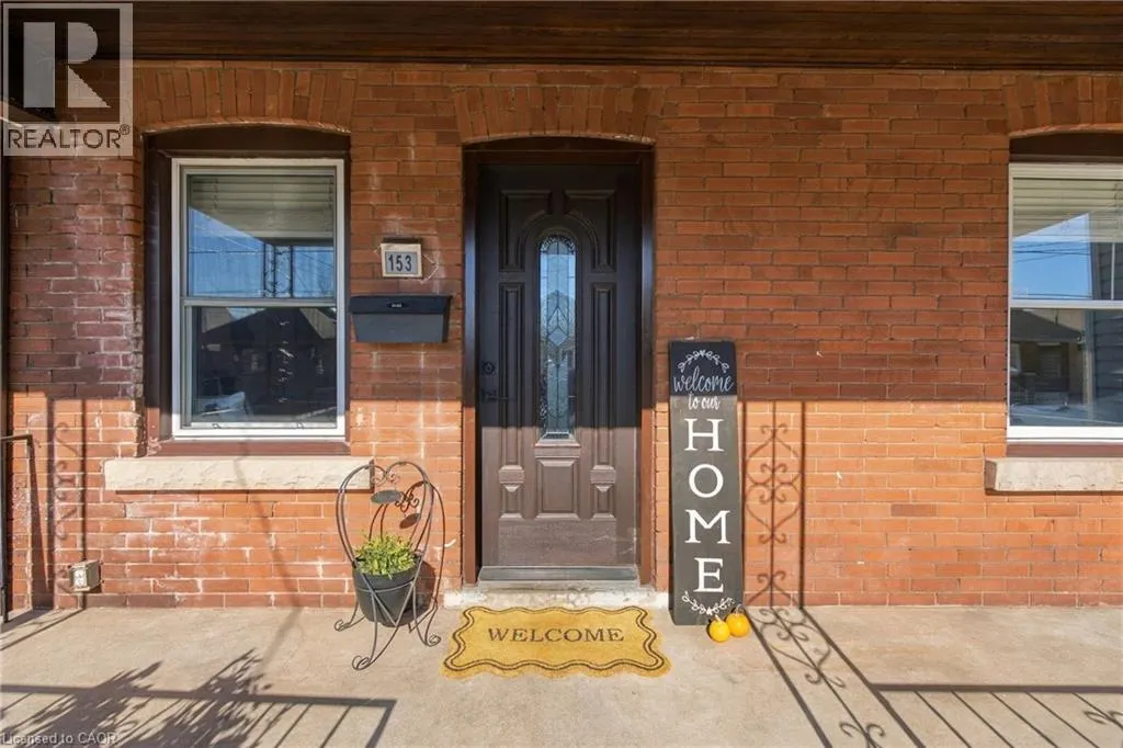 153 ALBANY Avenue
