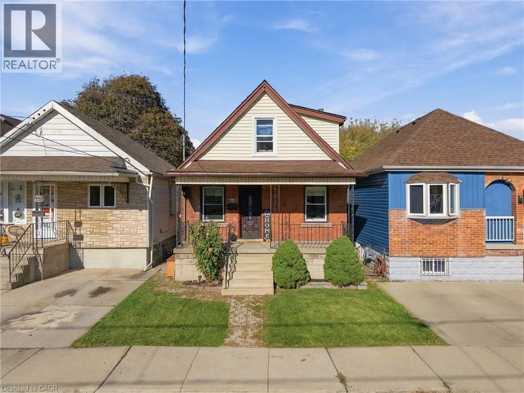 153 ALBANY Avenue