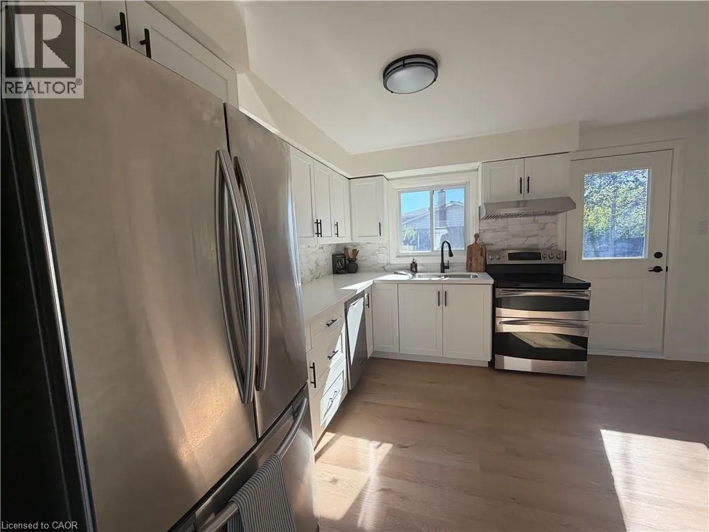 15 CURRIE Street