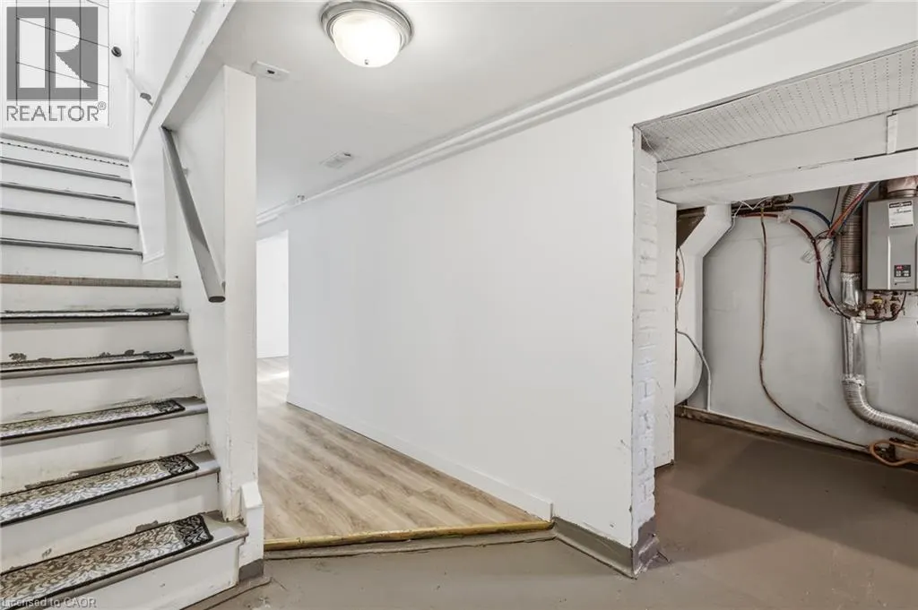 26 SHERMAN Avenue N