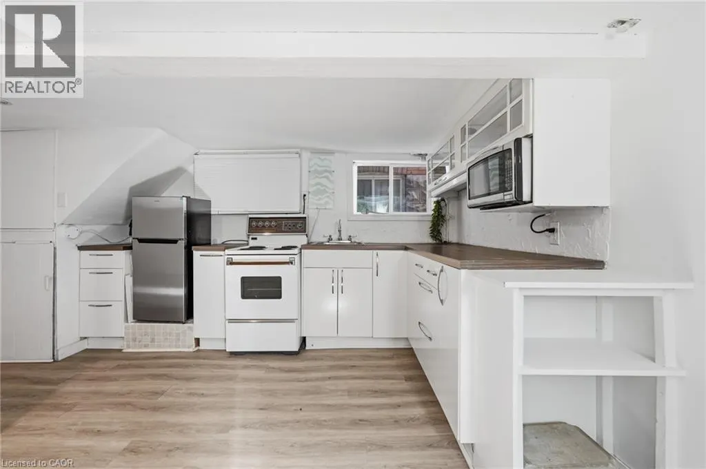 26 SHERMAN Avenue N