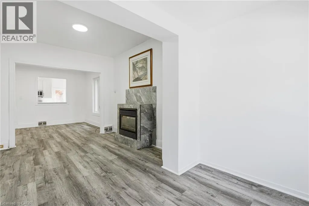 26 SHERMAN Avenue N