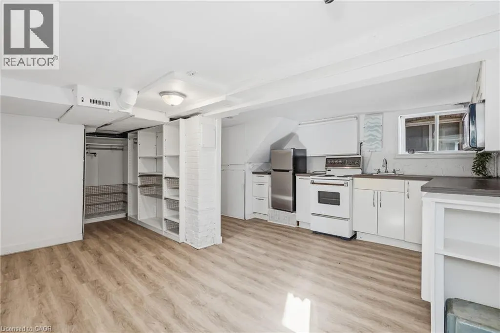 26 SHERMAN Avenue N