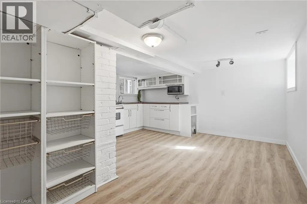 26 SHERMAN Avenue N