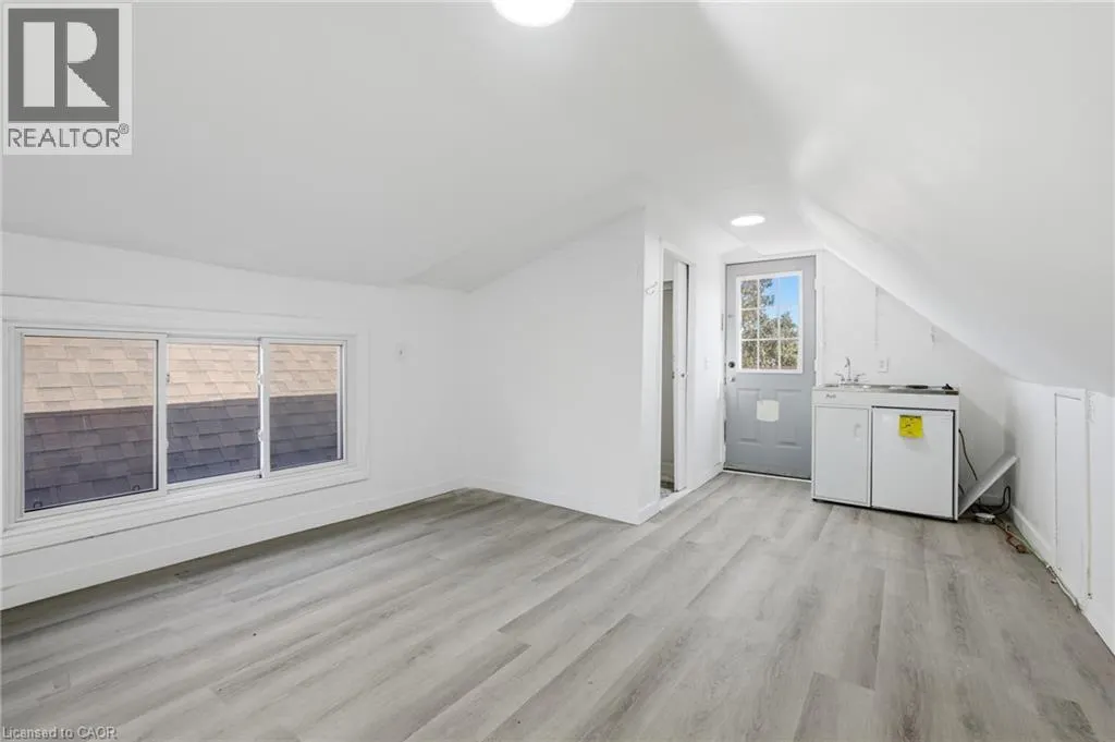 26 SHERMAN Avenue N