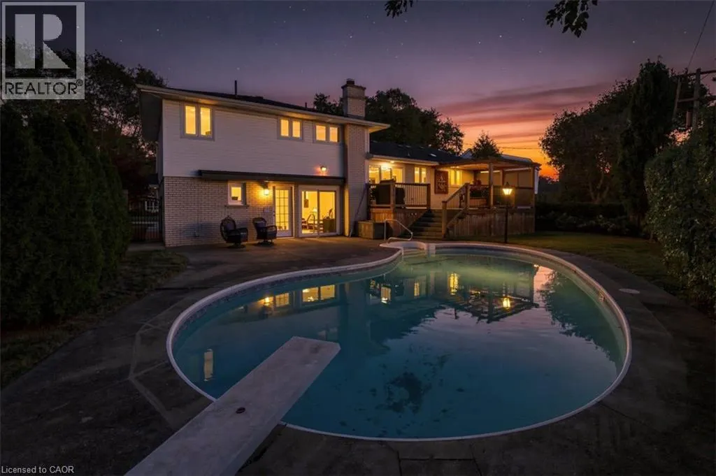 368 AURORA Crescent