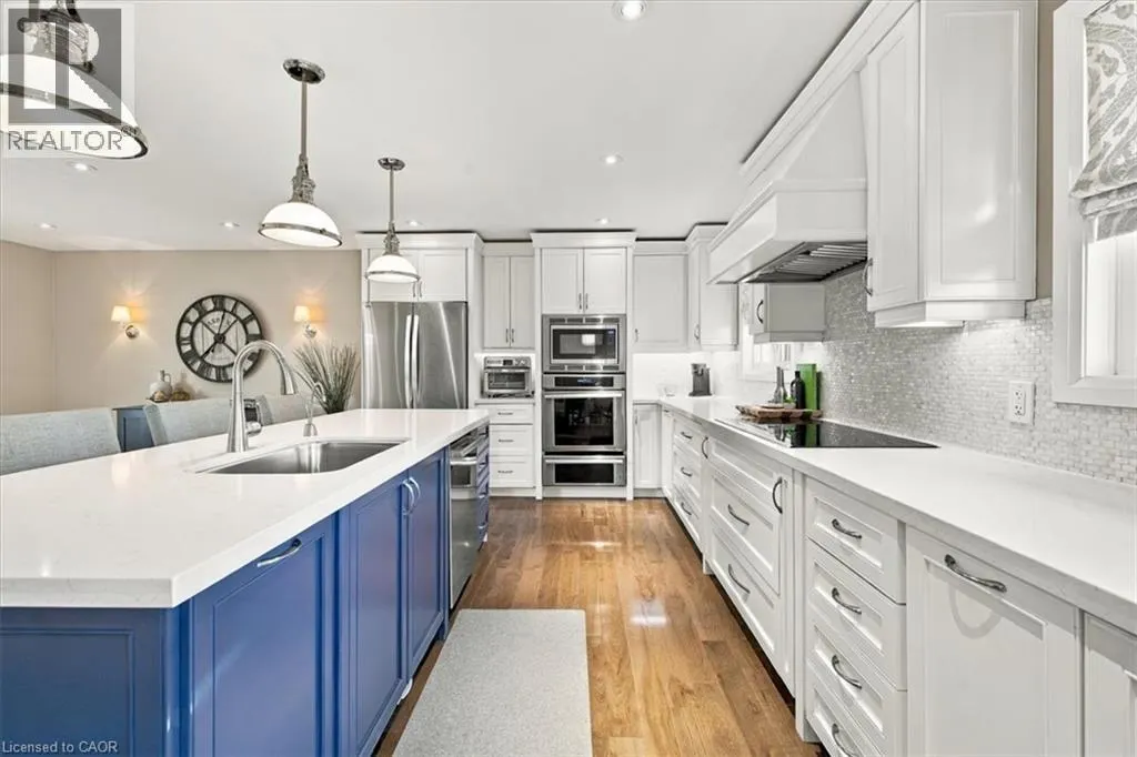 368 AURORA Crescent
