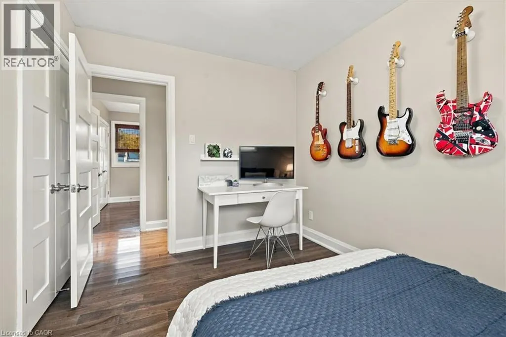 368 AURORA Crescent