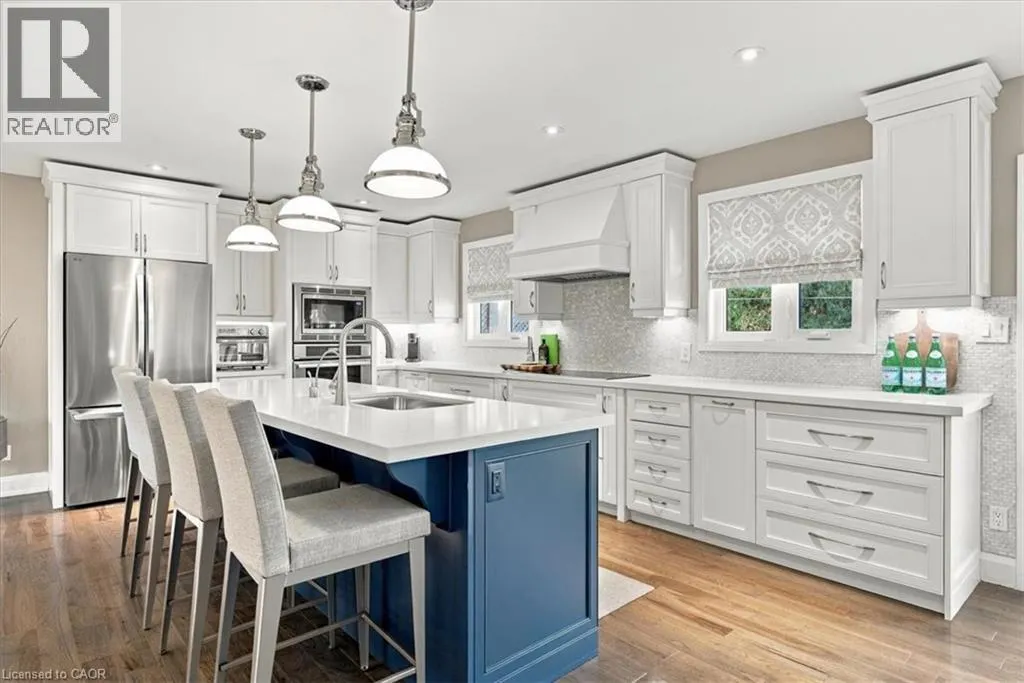 368 AURORA Crescent