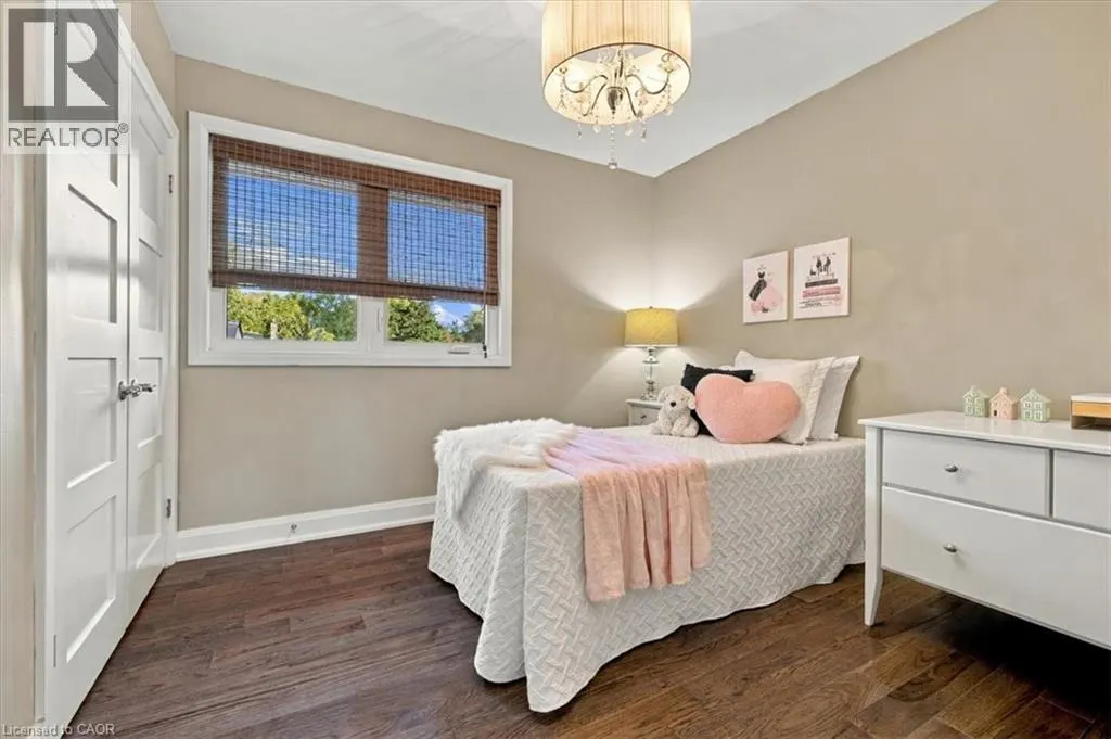 368 AURORA Crescent