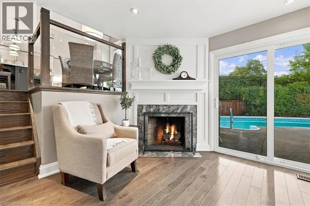 368 AURORA Crescent