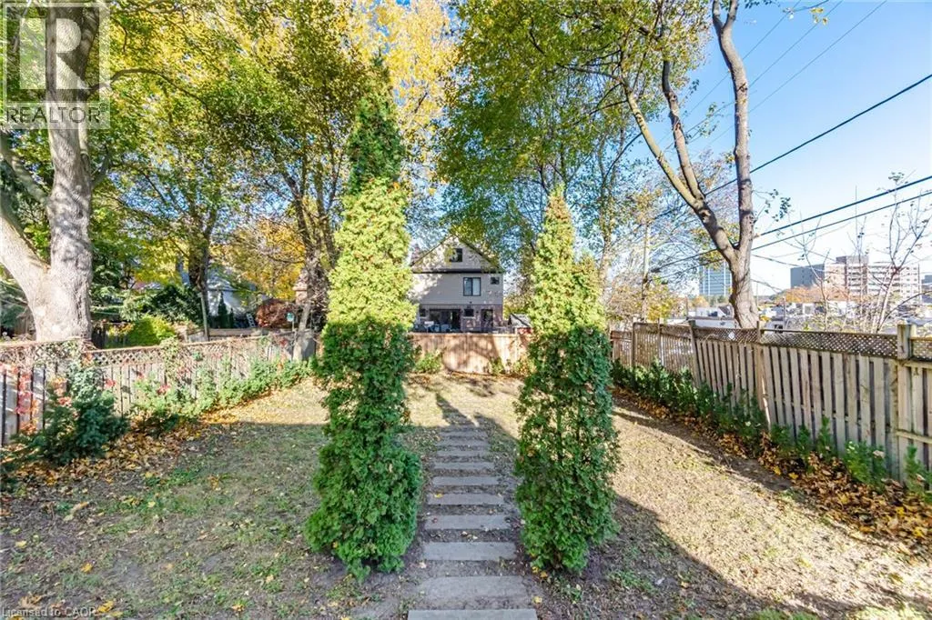 11 ROCK Avenue