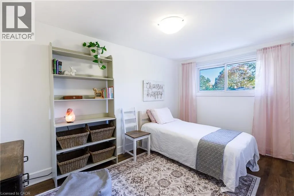 1323 QUEEN'S Boulevard