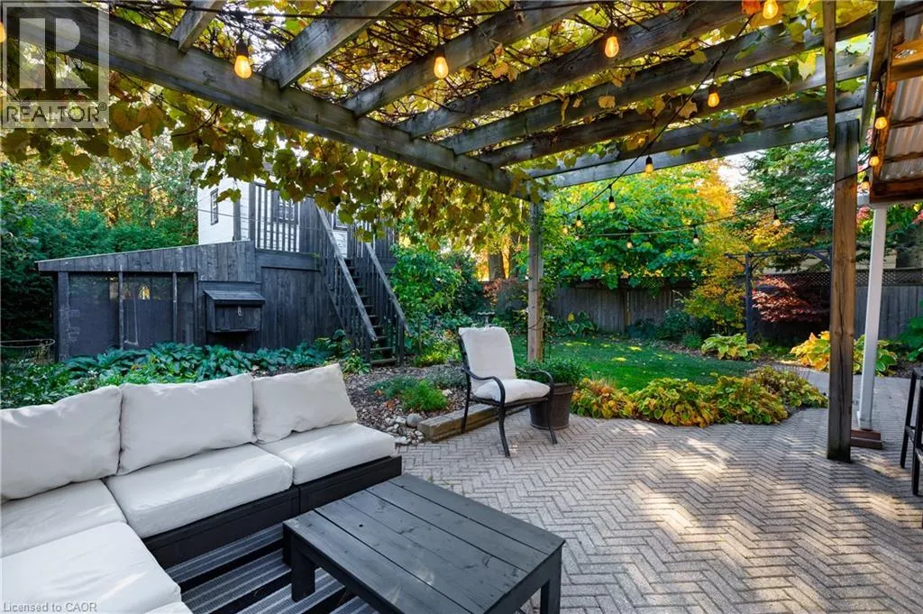 1323 QUEEN'S Boulevard