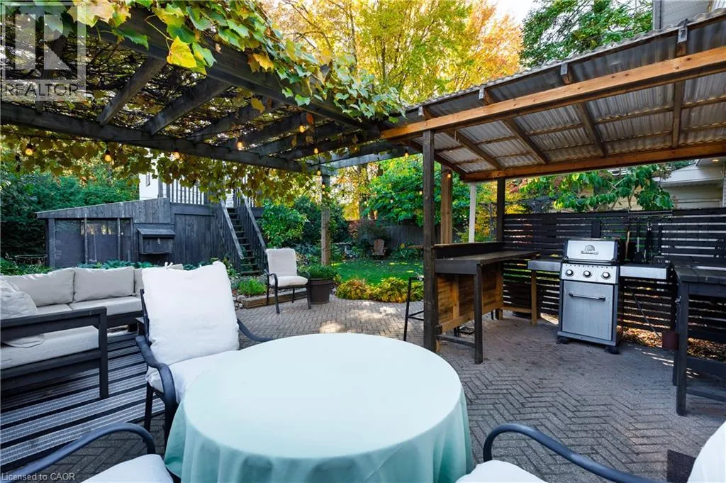 1323 QUEEN'S Boulevard