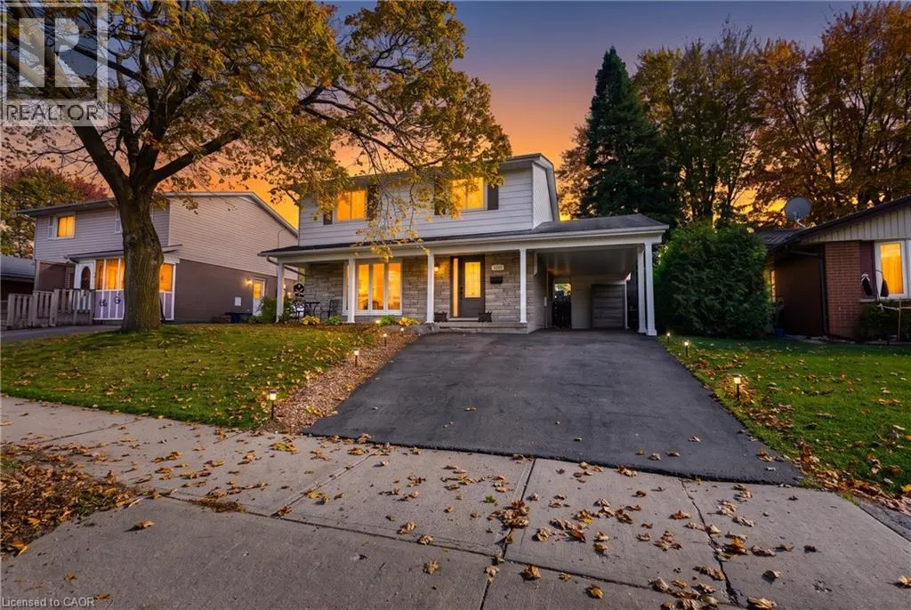 1323 QUEEN'S Boulevard