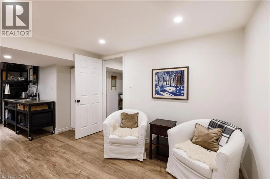 1323 QUEEN'S Boulevard